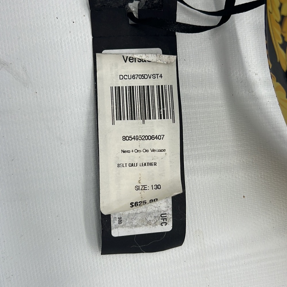 Versace
Medusa Buckle Reversible Leather Belt - Picture 5 of 5